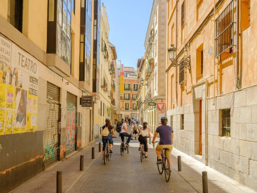 HIDDEN MADRID BIKE TOUR - 2. Experience