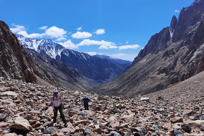 Hiking in Cajón De Los Arenales From Mendoza or Uco Valley