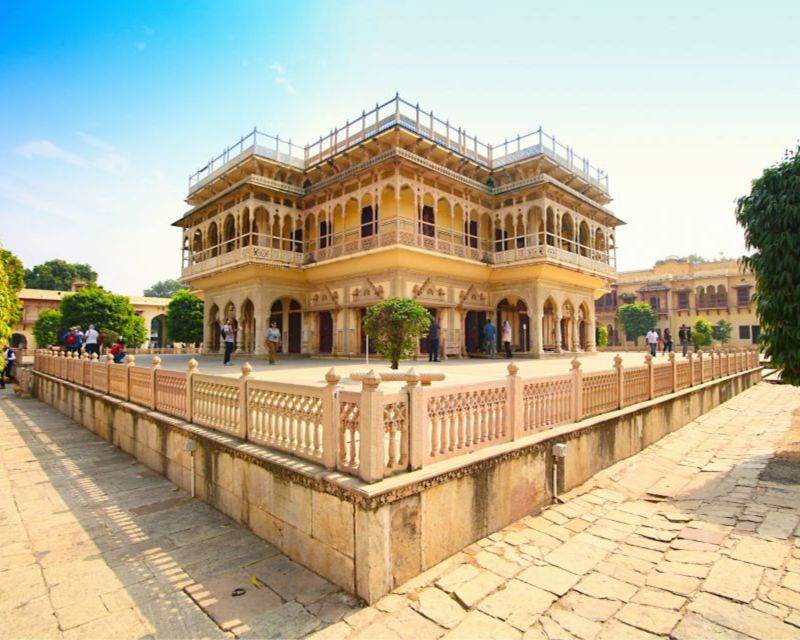 Jaipur: Full Day Private Sightseeing Tour With Cab & Guide - Good To Know