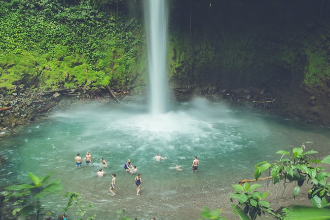 La Fortuna Waterfall Hike & Farm Lunch