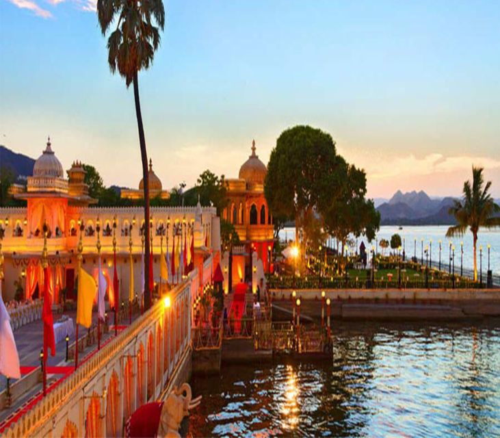 Lake Pichola: Evening Boat Ride With Private Transfers