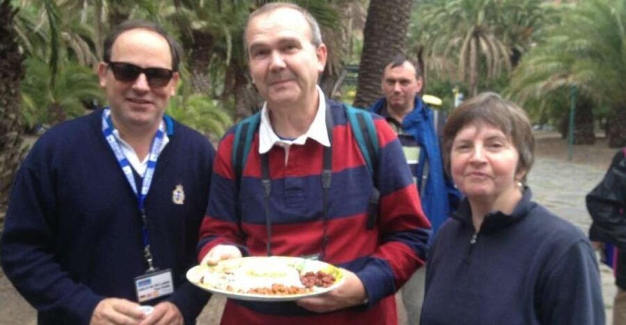 Las Palmas: Private Old City Guided Walking Tour With Tapas - Good To Know