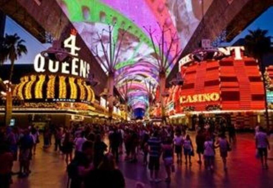 Las Vegas: 7 Wonders Night Tour With Hotel Pickup