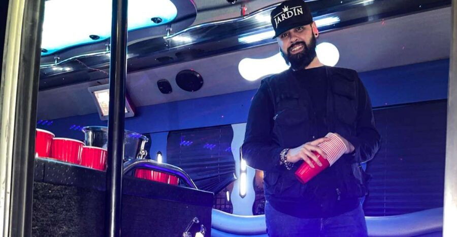 Las Vegas: Fremont Street Party Bus and Bar Crawl - Activity Overview