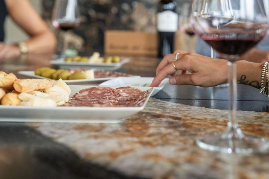 Lazise: Vineyard Tour and Organic Wine Tasting