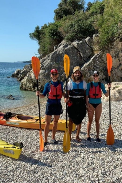 Lefkas, Nydri: Kayaking Day Trip to Scorpios and Meganisi