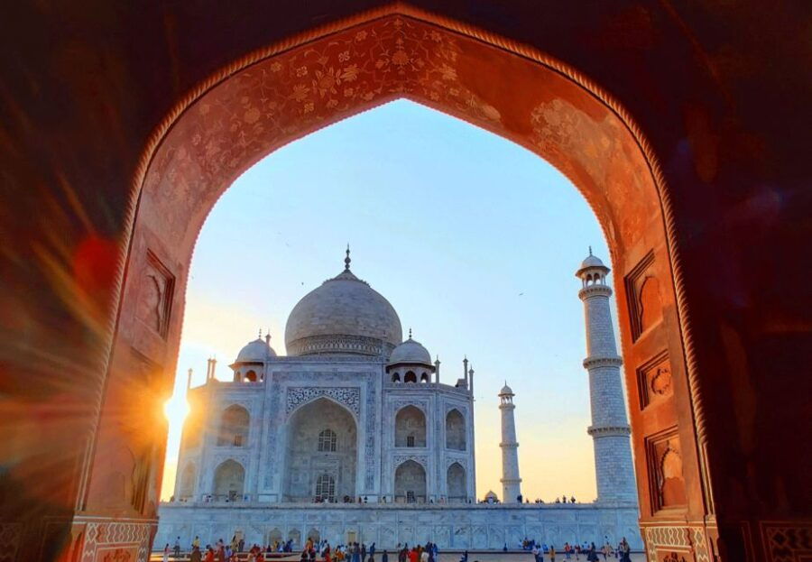 License Tour Guide in Agra- Taj Mahal