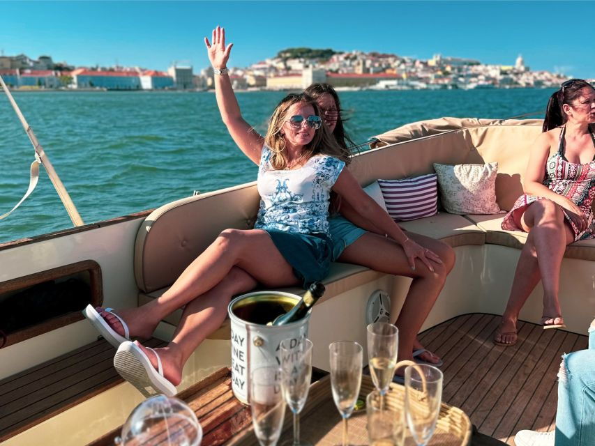 Lisbon: Daylight or Sunset Cruise With Free Drink and Snacks - Good To Know
