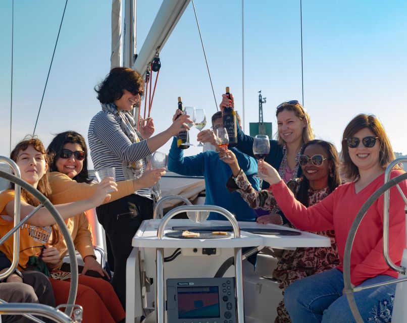 Lisbon: Sailing Tour in Tagus River | Private - Good To Know