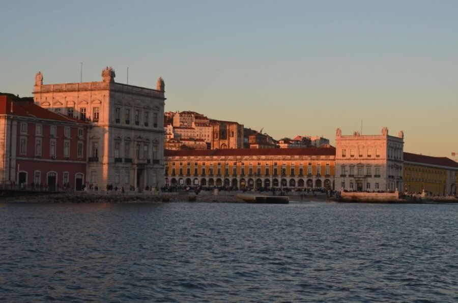Lisbon Sunset Boat Tour - Experience Description