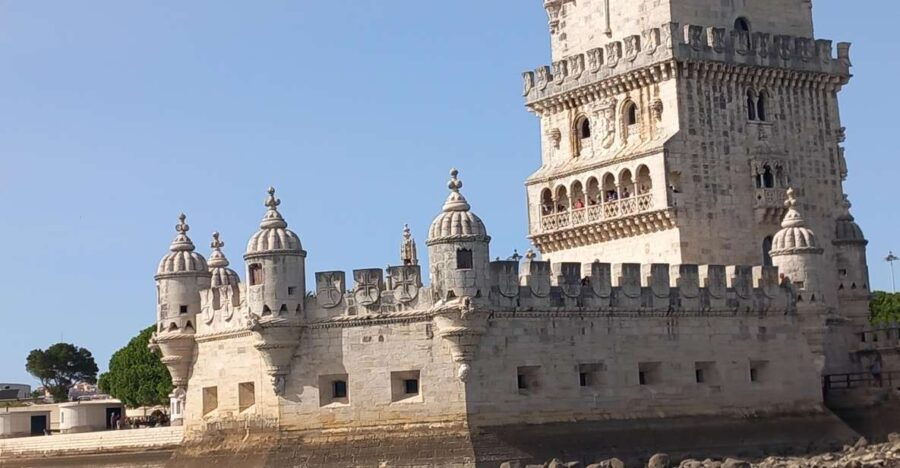 Lisbon: Tuk Tuk Tour, Belem and Cascais