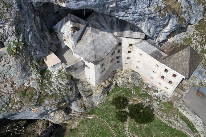 Ljubljana: Postojna Cave & Predjama Castle Small Group Tour