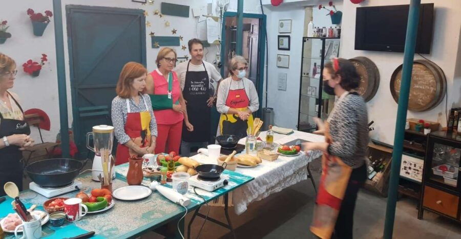 Local Cooking Class in Cordoba. Hands On: Salmorejo