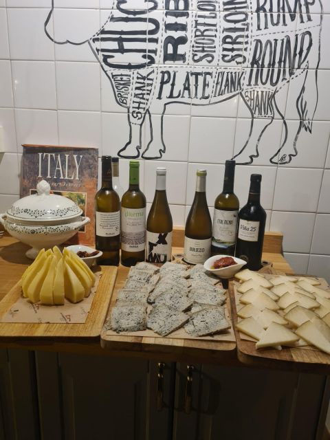 Local Wine Tasting With Walking Tapas Tour and Lunch