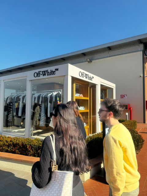 Lookbest Luxury Shopping at The Mall Outlet - Luxurious Shopping Experience