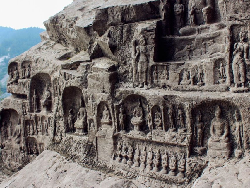 Luoyang: Longmen Grottoes and White Horse Temple Guided Tour