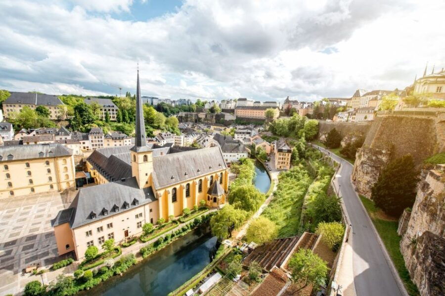 Luxembourg: First Discovery Walk and Reading Walking Tour - Good To Know