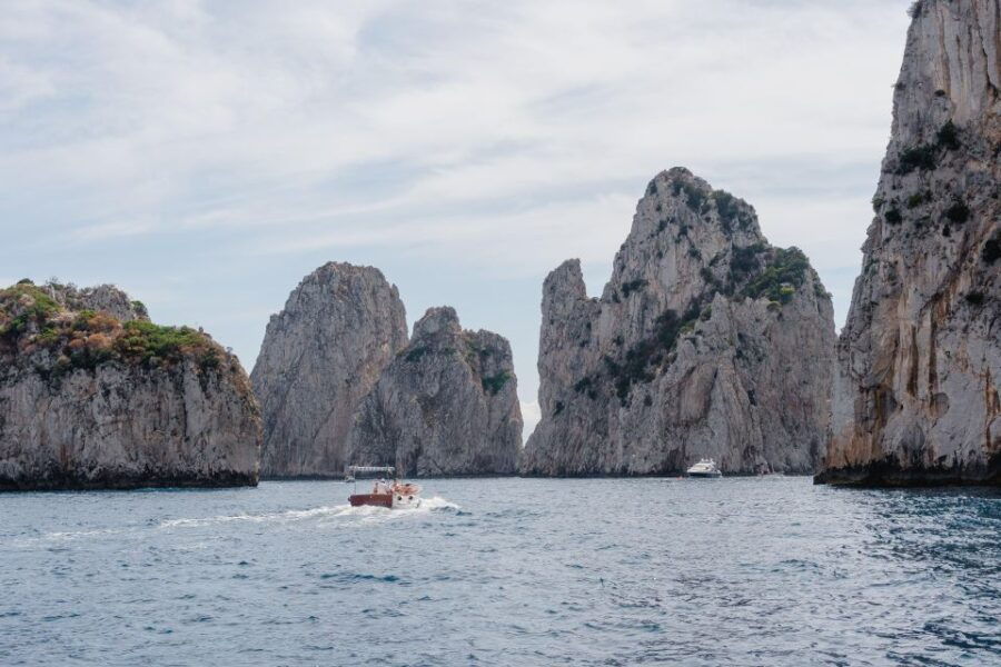 Luxury Trip Between Pompeii and Capri Island