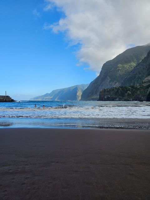 Madeira: Seixal Beach Transfer Service