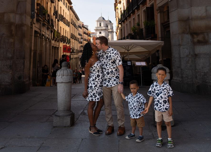 Madrid: Plaza Mayor Professional Photoshoot - Package Details