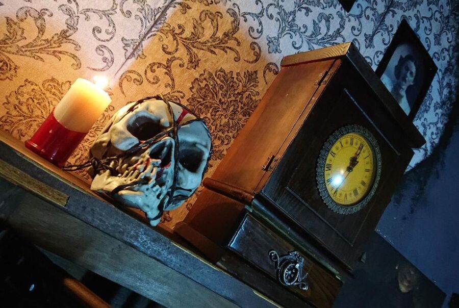 Madrid: Scary Escape Room The Haunted Box - Languages and Location