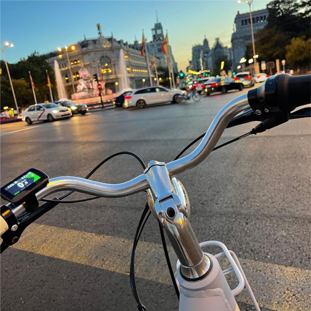 Madrid: Vintage Bike Rental With Tourist Map - Included Experiences