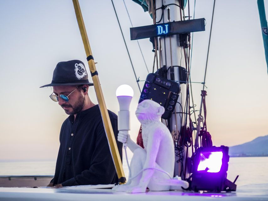 Malaga: Sailing Catamaran Sunset Cruise With Live DJ & Drink