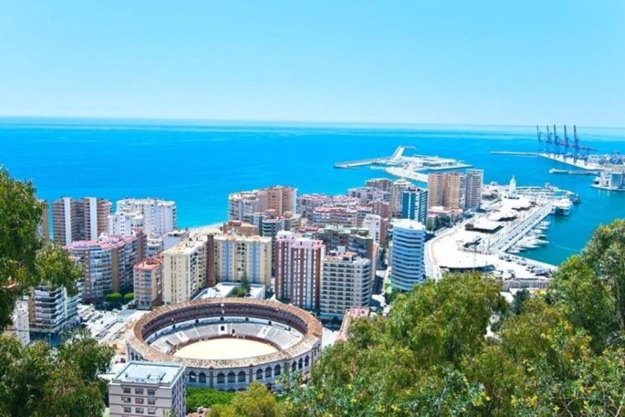 Malaga: Walking Tour of Must-See Attractions