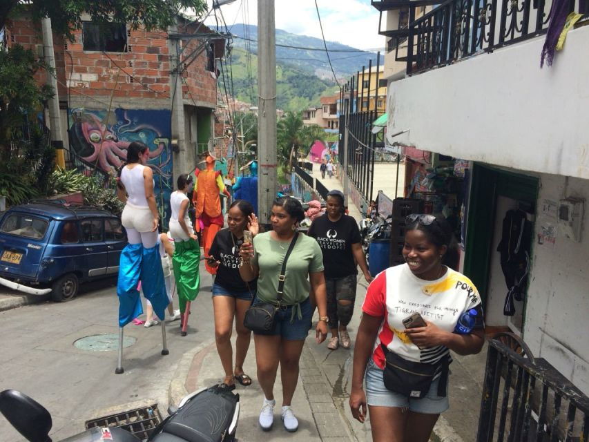 Medellin: Comuna 13 and Social Innovation Tour - Activity Details