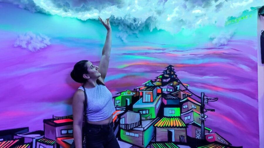 Medellin: Comuna 13 History & Graffiti Tour With Cable Car - Tour Duration and Language Options