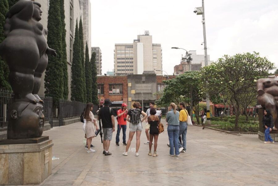 Medellin Downtown Walking Tour: Culture and History