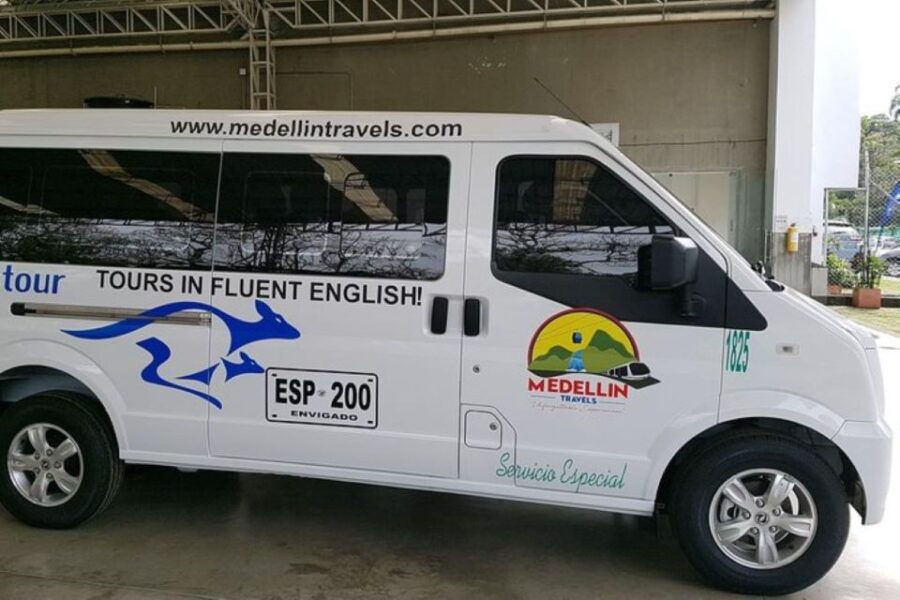 Medellin: Hotel Transfer to the JMC Airport - Transfer Experience