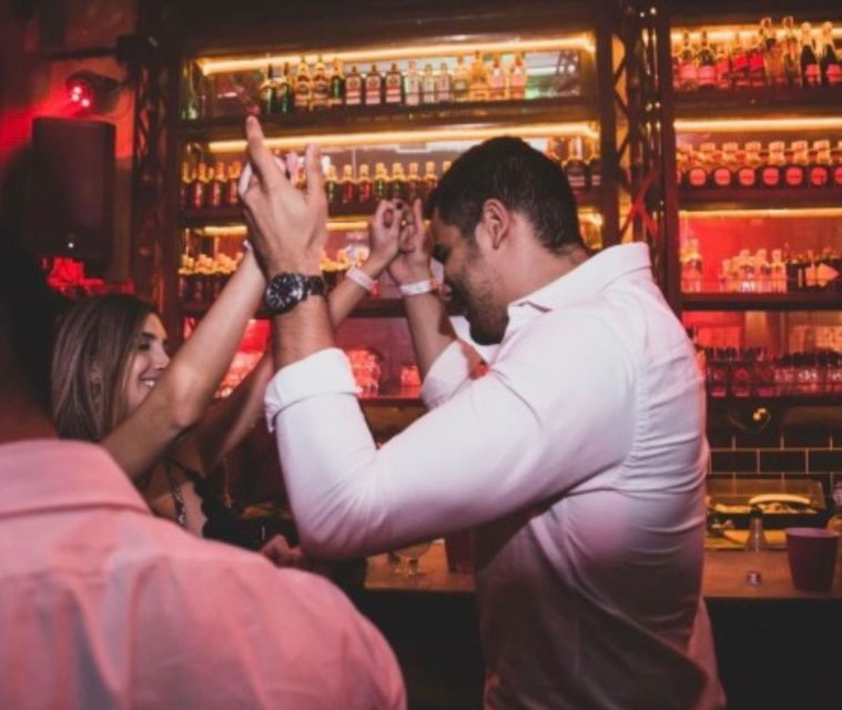Medellin: Poblado Nightlife, Bars, Clubs, & Bilingual Host - Host Camila: Your Bilingual Guide