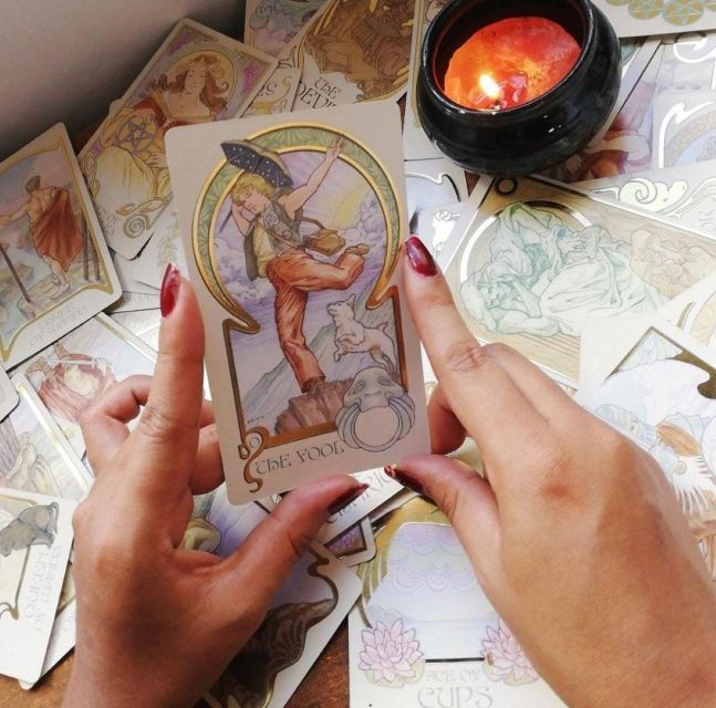 Medellin: Tarot, Oracles and Energetic Cleaning - Spiritual Messages and Therapist Services