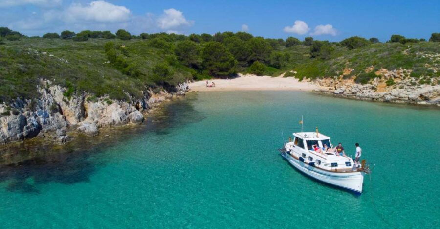 Menorca: Llaut Boat Cruise With Local Appetizers