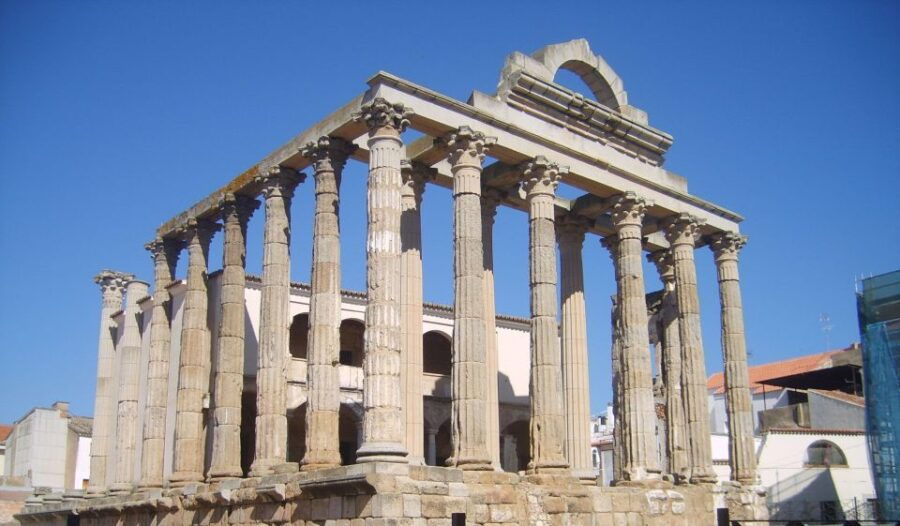 Merida: Guiding Walking Tour With Theater and Amphitheatre - Meeting Point & Important Info