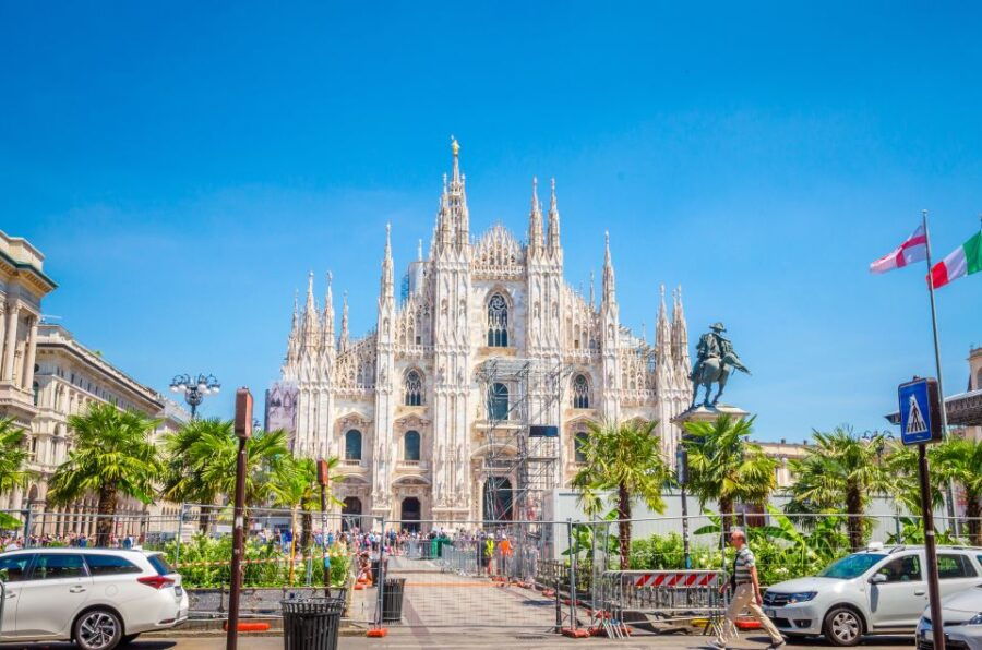 Milan: Old Town and Top Attractions Private Tour by Car - Tour Description