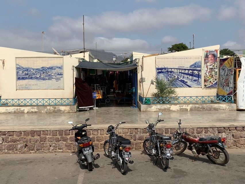 Mindelo: City Tour With Carnival Dancer