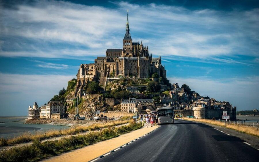 Mont St Michel: Private 12-Hour Round Transfer From Paris - Good To Know