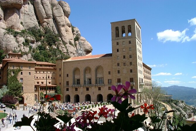 Montserrat Guided Tour With the Black Madonna & the Boys Choir - Good To Know