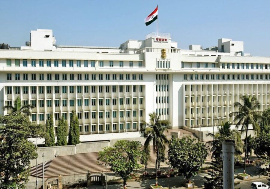Mumbai: Scavenger Hunt and Sights Self-Guided Tour