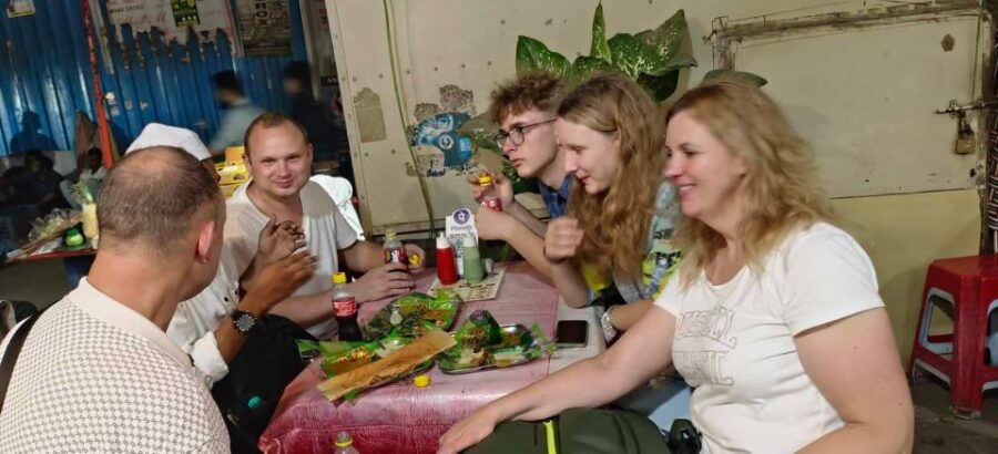 Mumbai: Street Food Tour – Eat Like a Local With Sunset View
