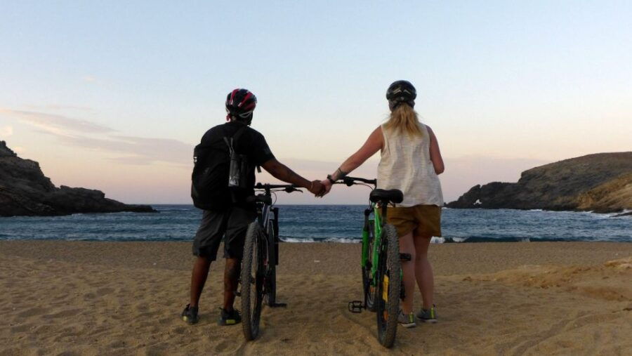 Mykonos Romantic Bike Tour With Private Picnic at the Beach