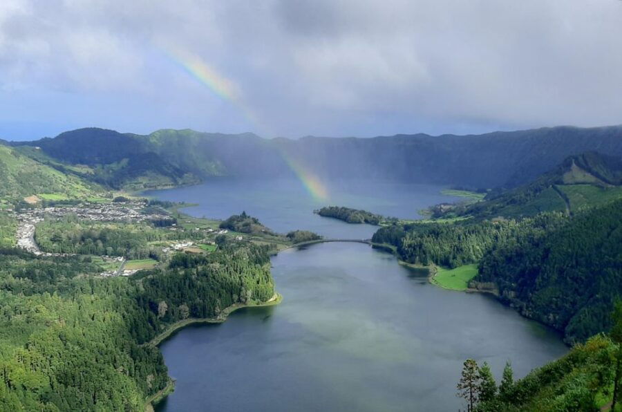 Mystic Lakes of 7 Cidades & Lagoa Do Fogo Guided Tour