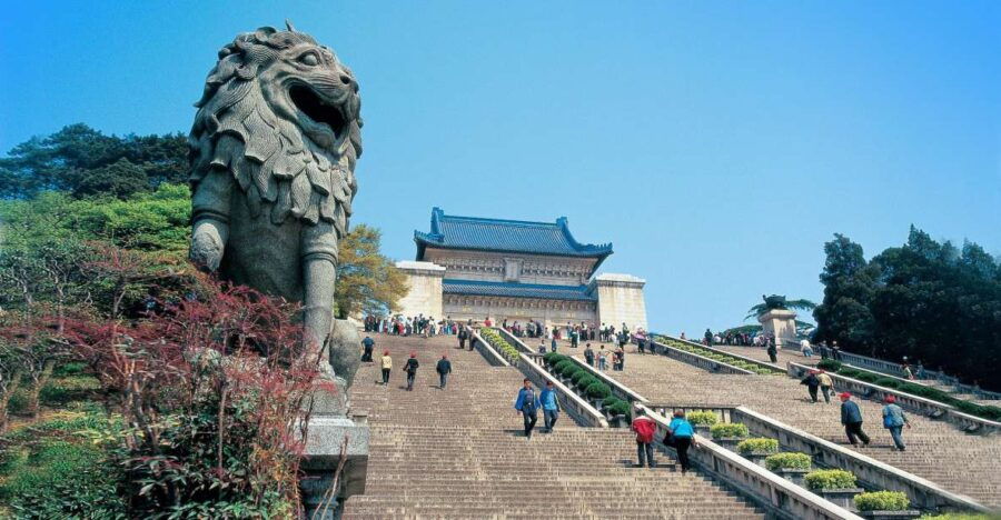 Nanjing: Private Customized City Highlights Tour With Lunch - Tour Experience