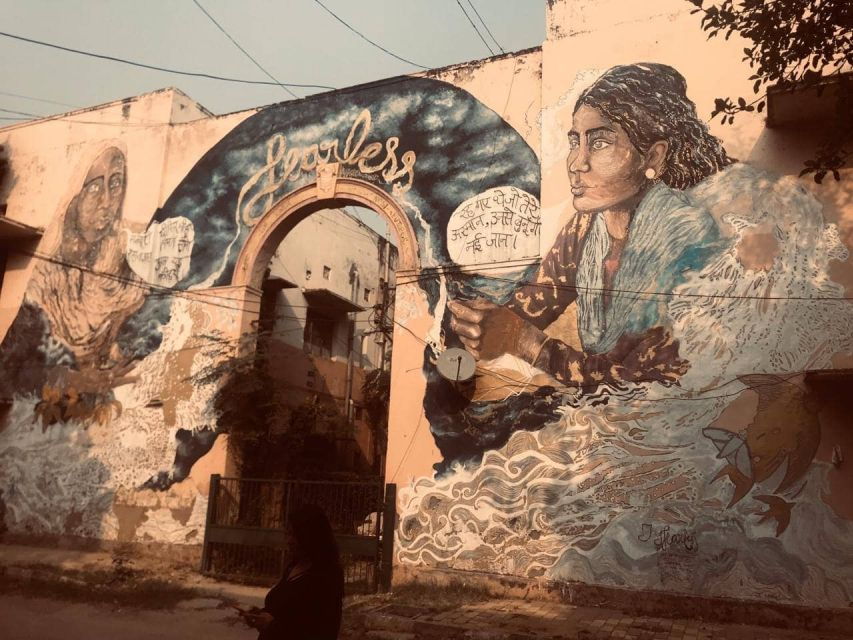 New Delhi: Bohemian Delhi Street Art Tour With Lake Cafe - Good To Know