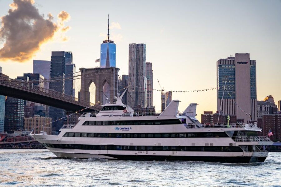 NYC: Christmas Eve Buffet Lunch or Dinner Harbor Cruise - Good To Know