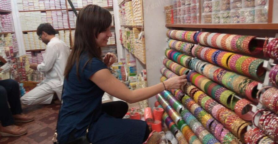 Old Delhi Shopping Experience - Must-Visit Spots in Chandni Chowk