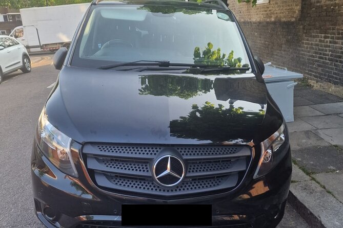 One-Way Taxi Transfer From Gatwick Airport to London