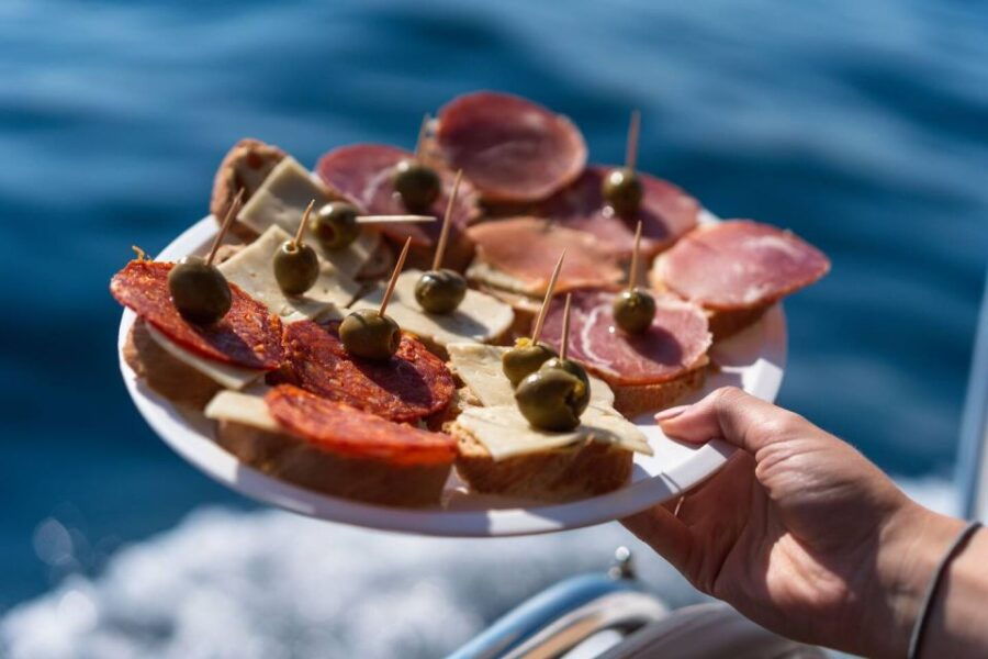 Opatija/Lovran: Boat Trip to Secluded Beaches on Island Cres